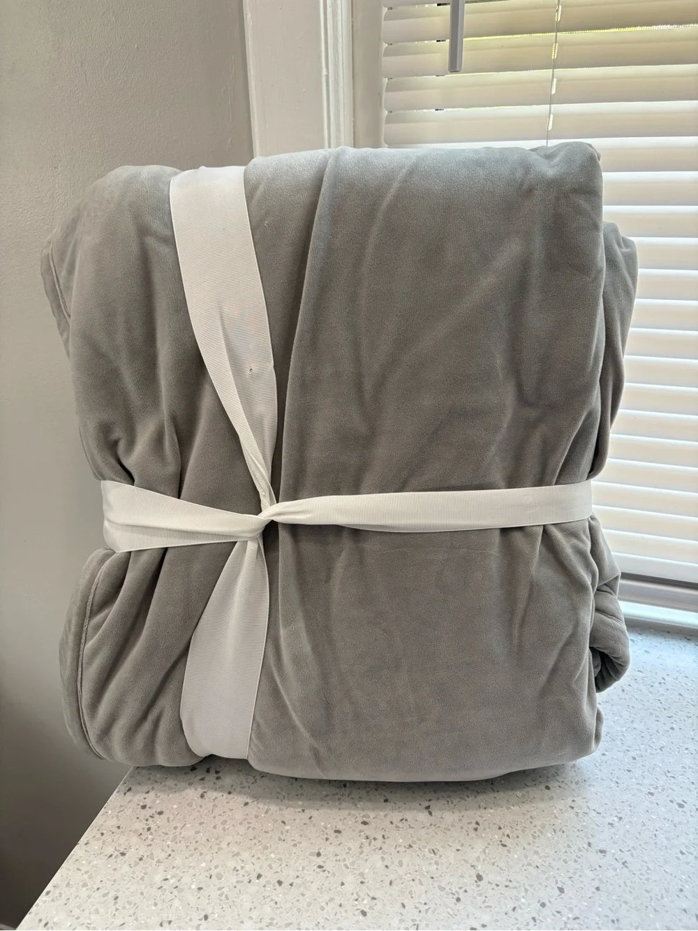 NWT UGG Bliss Sherpa Throw Blanket in the seal grey colorway